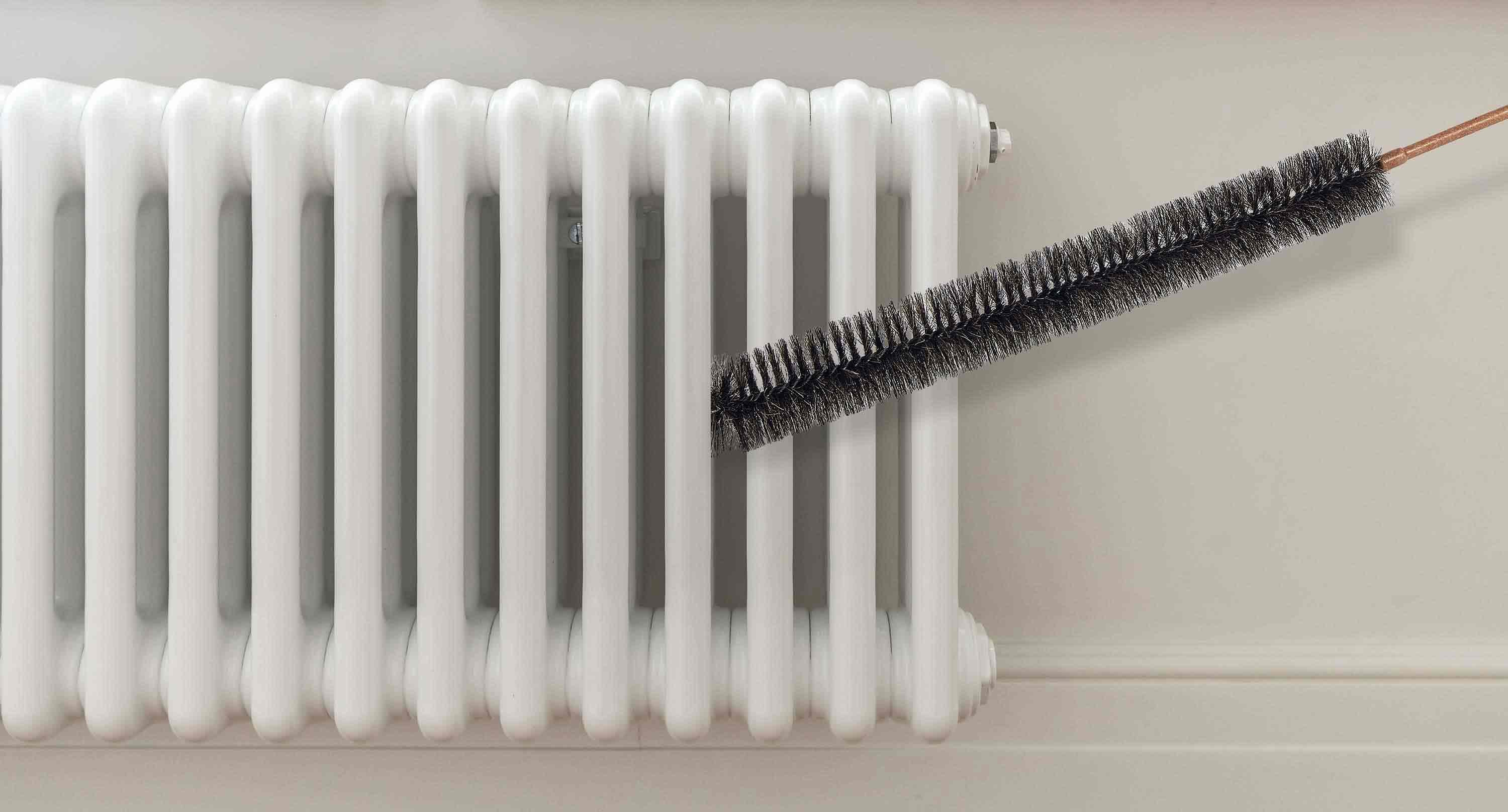 come pulire i termosifoni